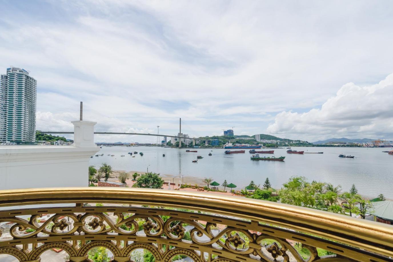 Grand View Palace Ha Long Hotel Zewnętrze zdjęcie